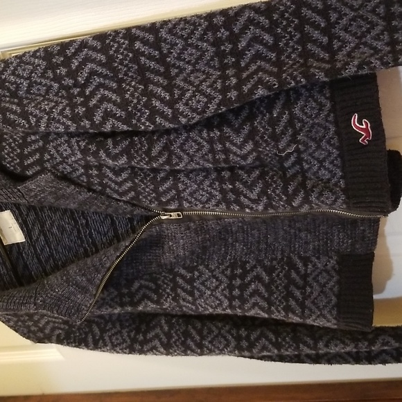 🌸2 for $15🌸 Hollister Tide Beach Sweater - Picture 2 of 10